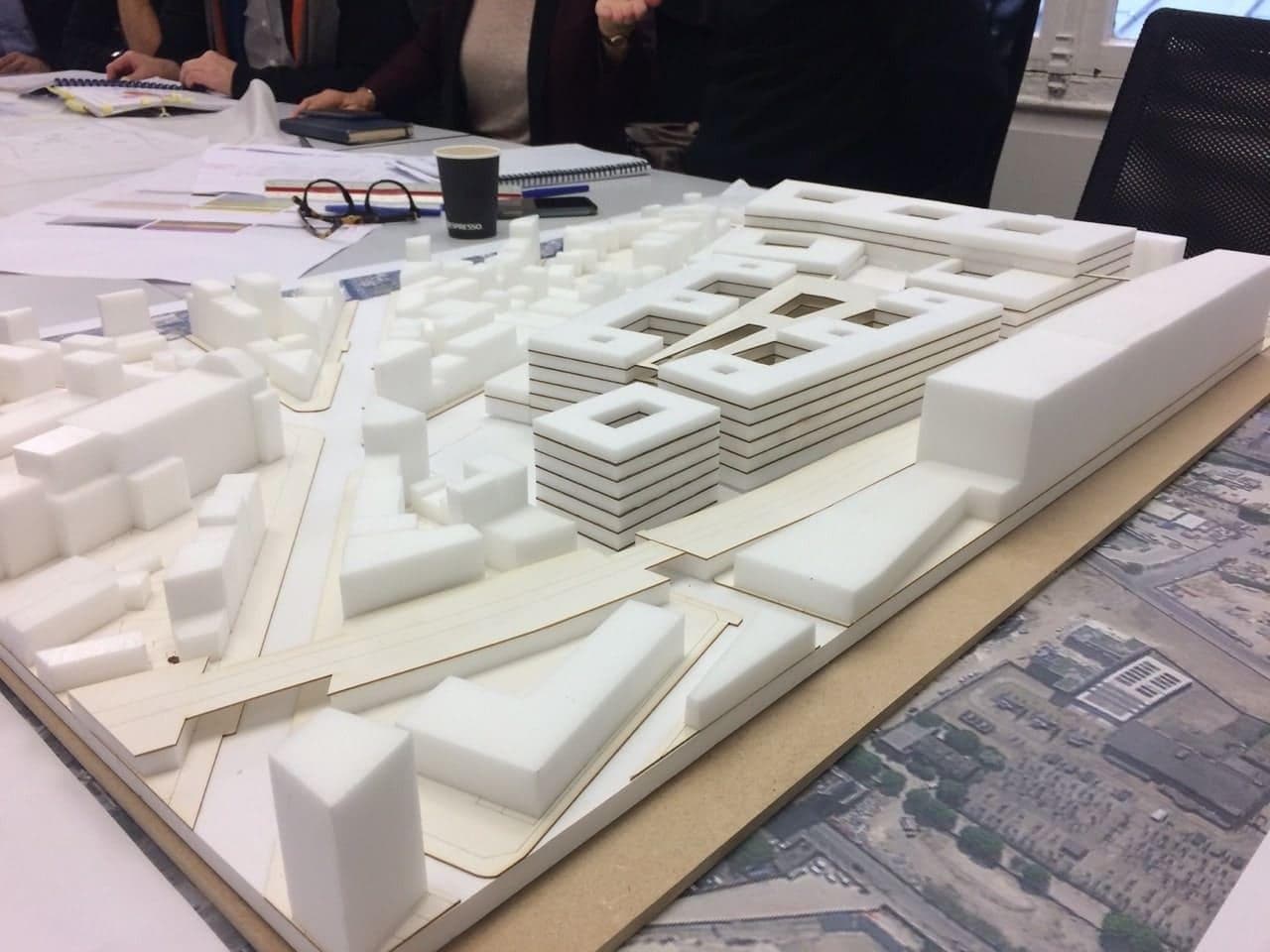 Réfexion autour d'une maquette sommaire avec les architectes